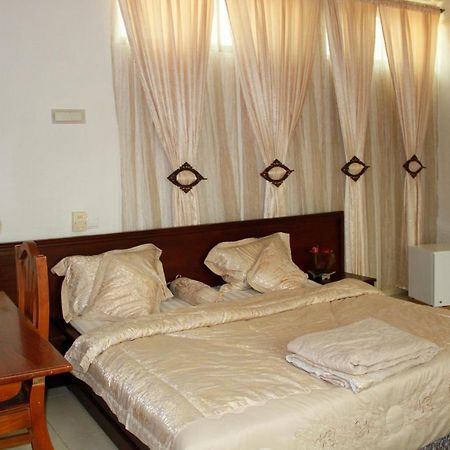 Amazing Grace Residence Cotonou Buitenkant foto