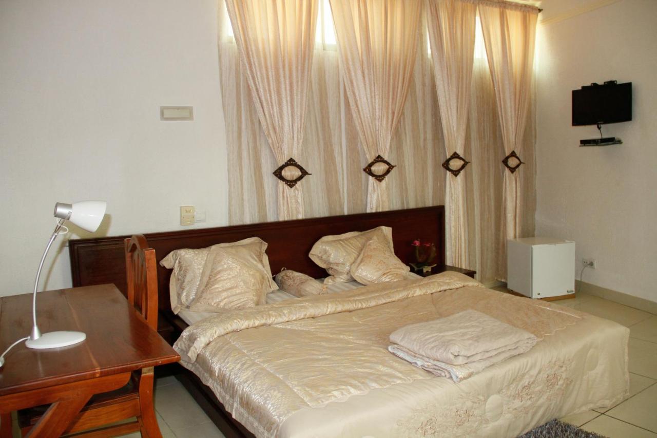 Amazing Grace Residence Cotonou Buitenkant foto