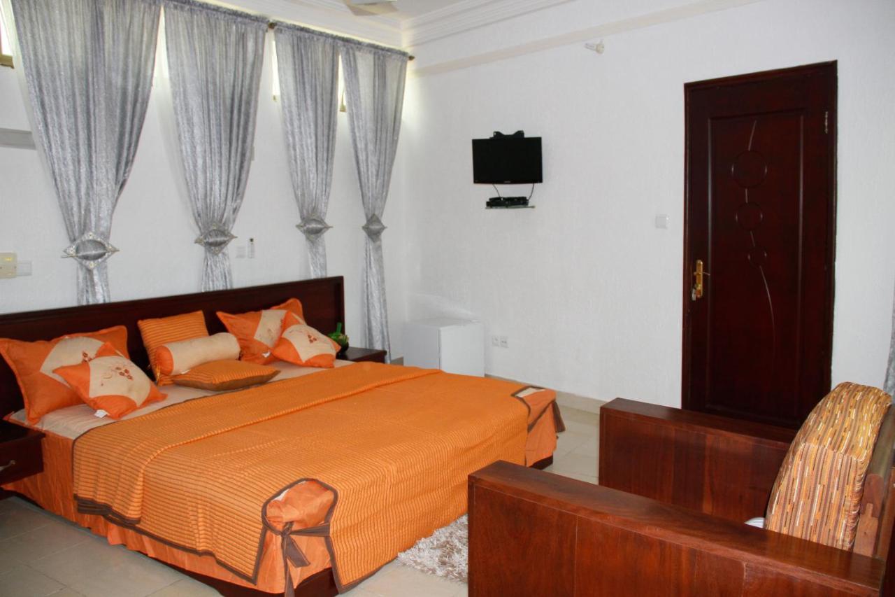 Amazing Grace Residence Cotonou Buitenkant foto