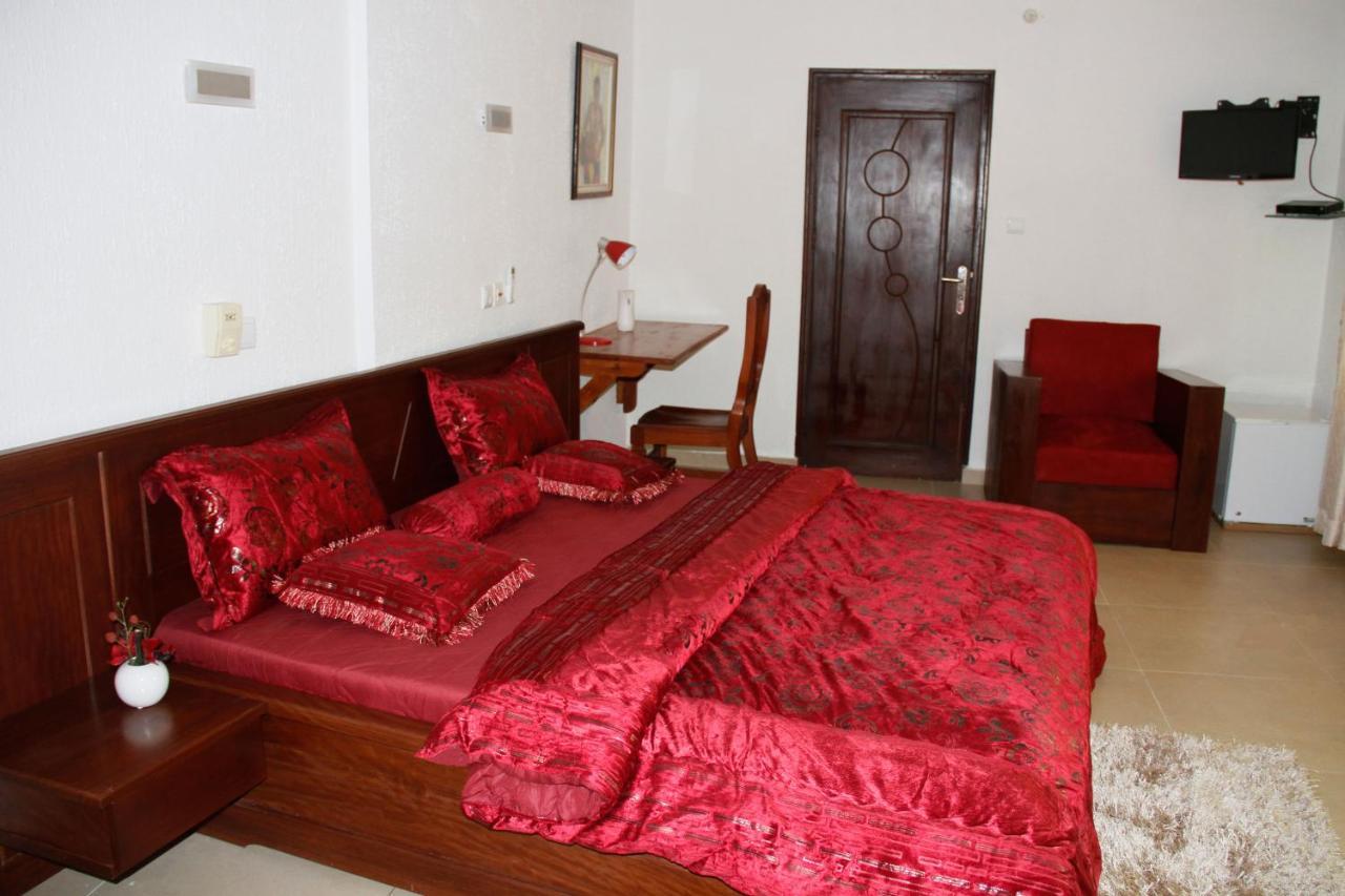 Amazing Grace Residence Cotonou Buitenkant foto